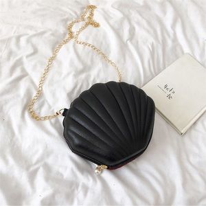 Shell glitter bag